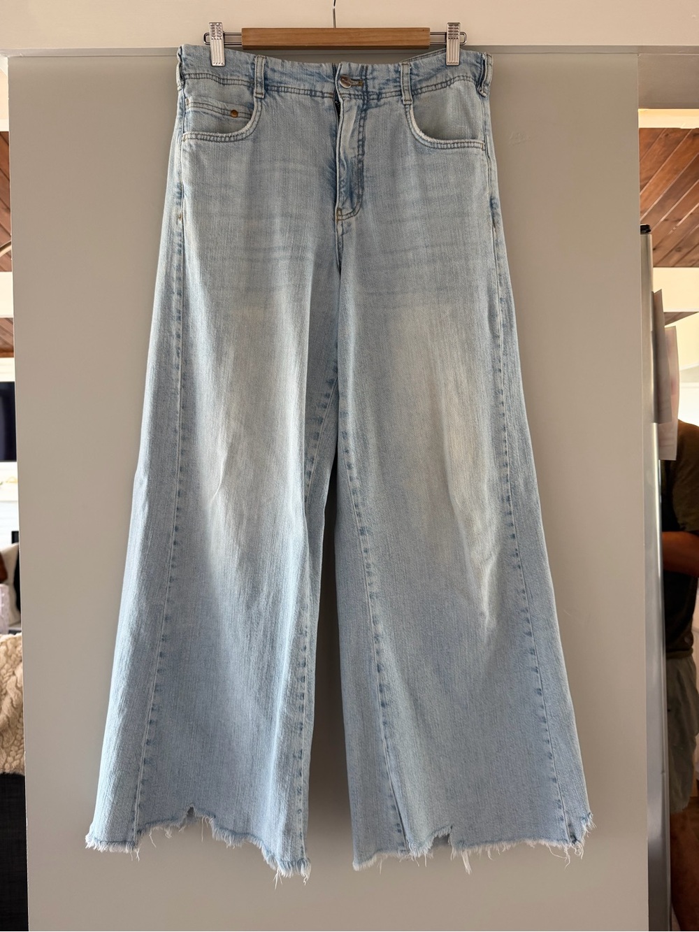 EUC Pilcro Adi Regenerative Cotton Mid-Rise Flare/Wide leg Jeans light Wash 29 - Picture 11 of 14